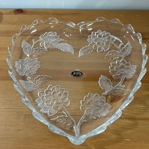 Rare Trump's Castle Hotel & Casino Heart Shaped Etched Crystal Platter 13"